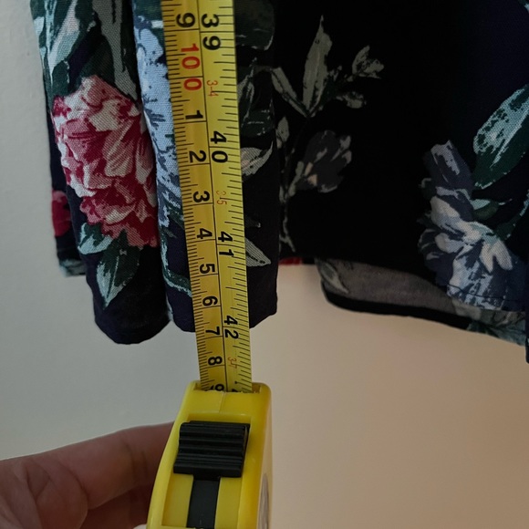 Banana Republic - Picture 4 of 5